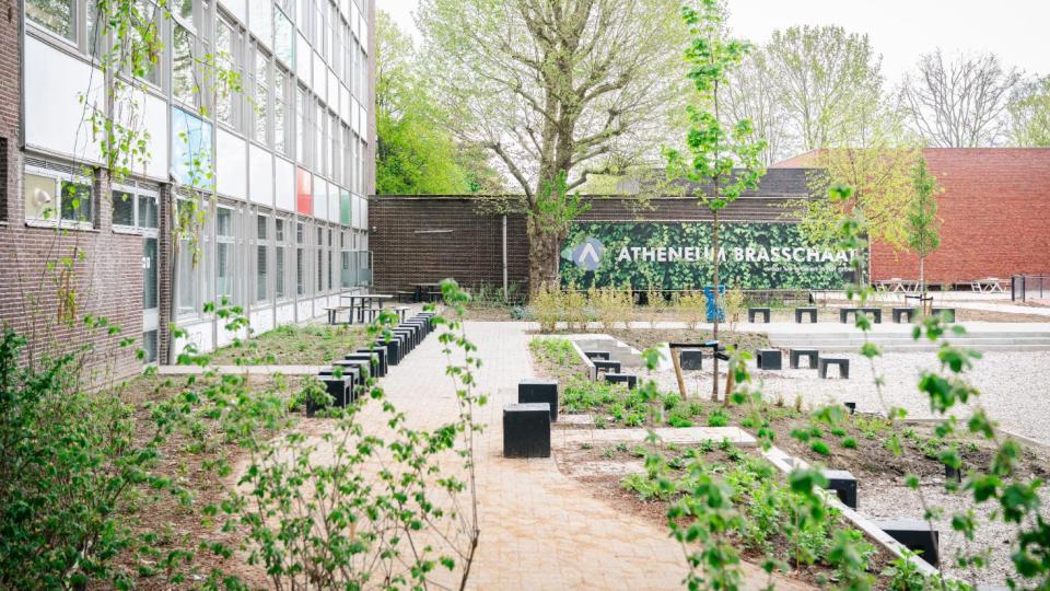 Atheneum Brasschaat groene speelplaats